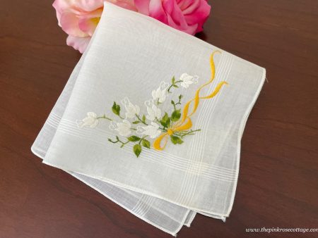 NWT Vintage White Rosebuds Yellow Bow Embroidered Handkerchief For Discount