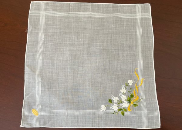 NWT Vintage White Rosebuds Yellow Bow Embroidered Handkerchief For Discount