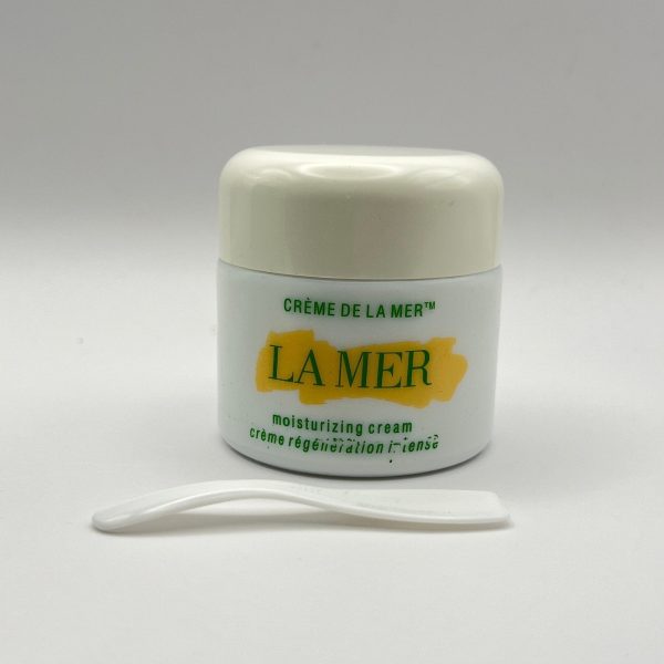 La Mer The Moisturizing Cream 60ml - Luxurious Hydration for Radiant Skin For Sale