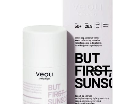 But First Sunscreen lekki krem ochronny przeciw fotostarzeniu o działaniu nawilżająco-łagodzącym SPF50+ 50ml For Discount