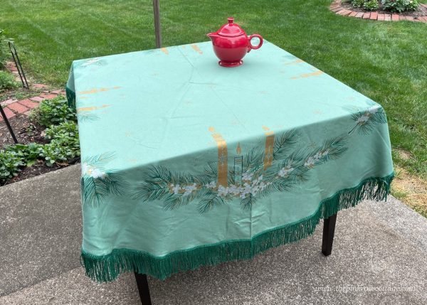 NWT Vintage CHP Candle Glow Round Christmas Tablecloth For Cheap