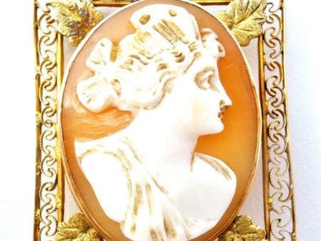 Cameo Pendant Brooch Victorian 10K Yellow Gold Fashion